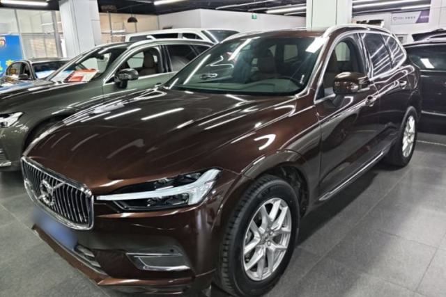 Używany Volvo XC60 2021 T5 4x4 Smart Luxury Edition
