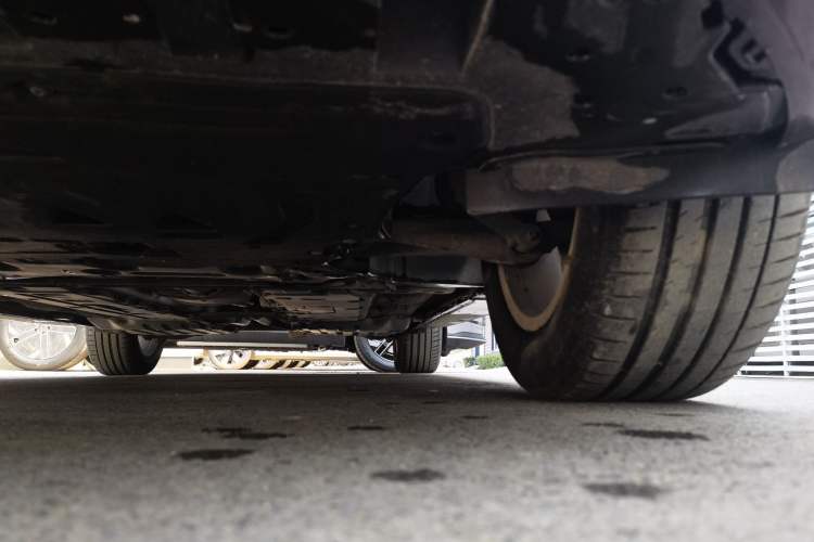 Used Volvo XC60 2021 T5 4x4 Zhiyi Sport Edition Chassis Front Right