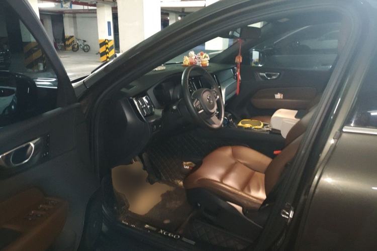 Used Volvo XC60 2021 T5 4x4 Smart Luxury Edition Driver Seat