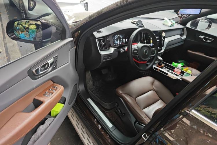 Used Volvo XC60 2021 T5 4x4 Smart Luxury Edition Driver Seat