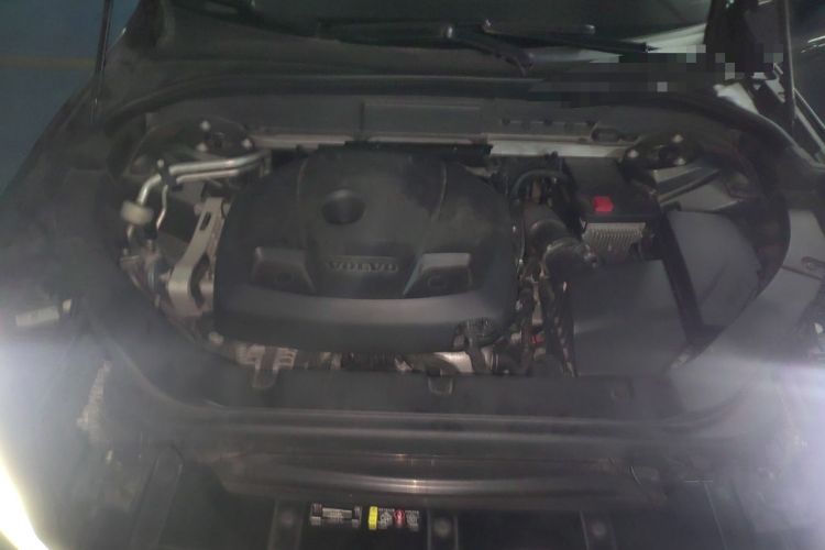 Used Volvo XC60 2021 T5 4x4 Smart Luxury Edition Engine Bay