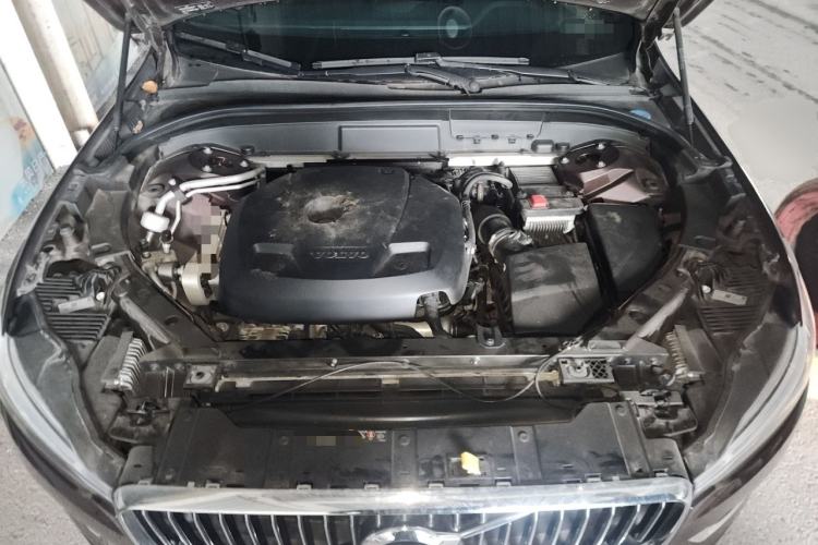 Used Volvo XC60 2021 T5 4x4 Smart Luxury Edition Engine Bay