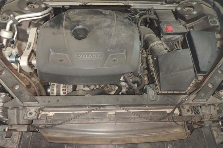 Used Volvo XC60 2021 T5 4x4 Smart Luxury Edition Engine Bay