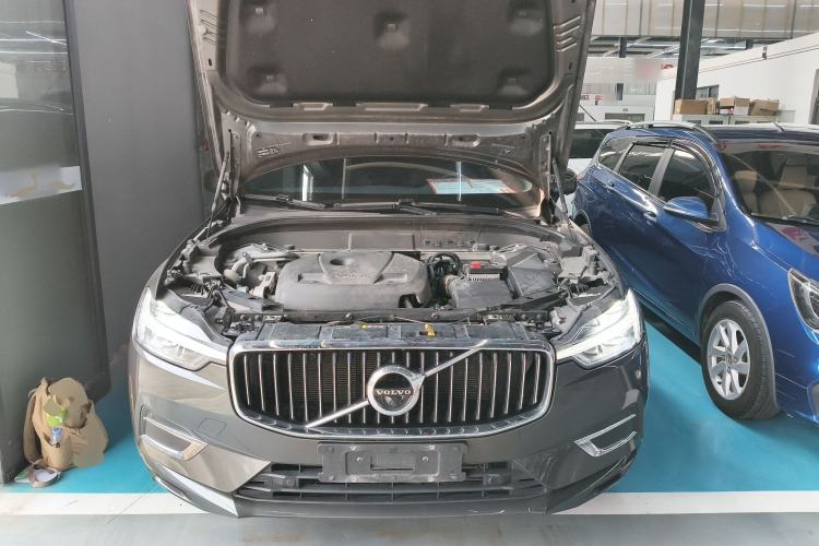 Used Volvo XC60 2021 T5 4x4 Smart Luxury Edition Engine Bay