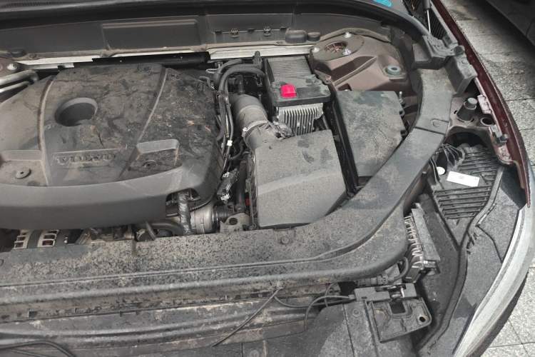 Used Volvo XC60 2021 T5 4x4 Smart Luxury Edition Engine Bay Left