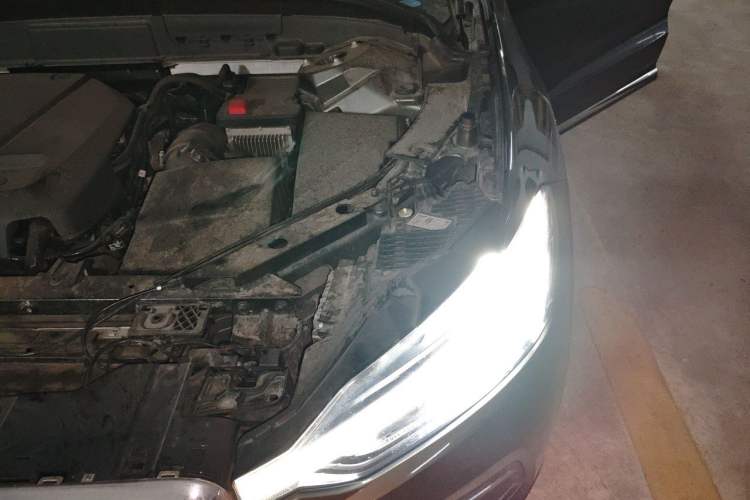 Used Volvo XC60 2021 T5 4x4 Smart Luxury Edition Engine Bay Left