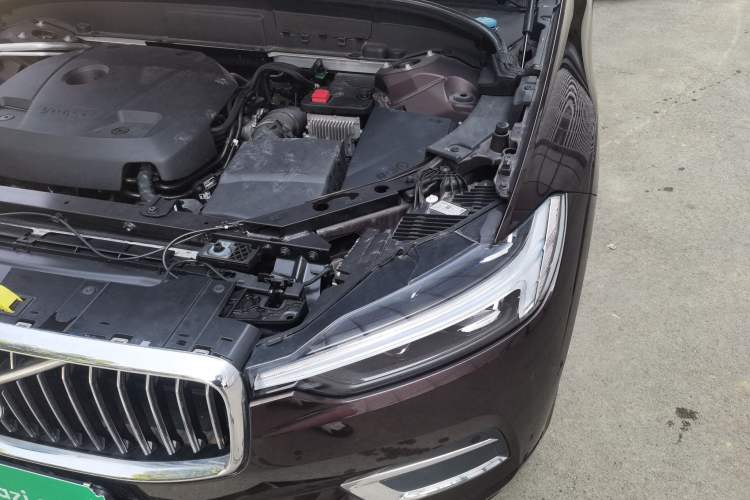 Used Volvo XC60 2021 T5 4x4 Zhiyi Sport Edition Engine Bay Left