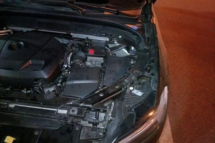 Used Volvo XC60 2021 T5 4x4 Smart Luxury Edition Engine Bay Left