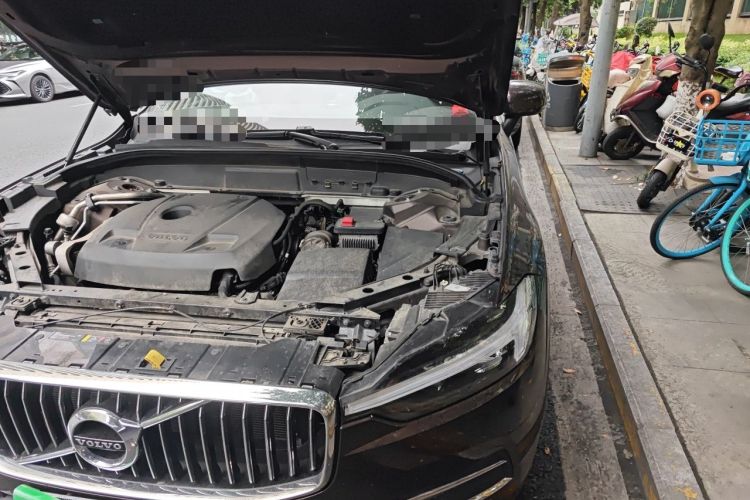 Used Volvo XC60 2021 T5 4x4 Smart Luxury Edition Engine Bay Left