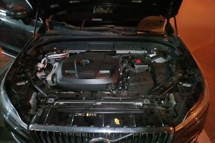 Used Volvo XC60 2021 T5 4x4 Smart Luxury Edition Engine Bay
