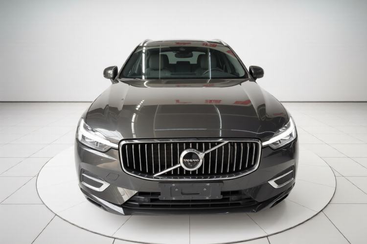 Used Volvo XC60 2021 T5 4x4 Smart Luxury Edition Front