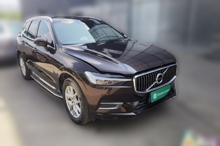 Used Volvo XC60 2021 T5 4x4 Zhiyi Sport Edition Front Right 45 Deg