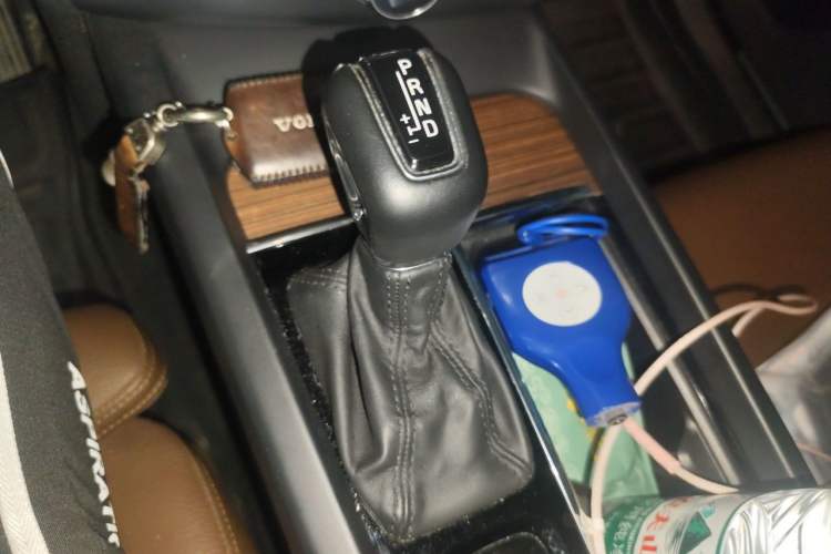 Used Volvo XC60 2021 T5 4x4 Smart Luxury Edition Gear Lever