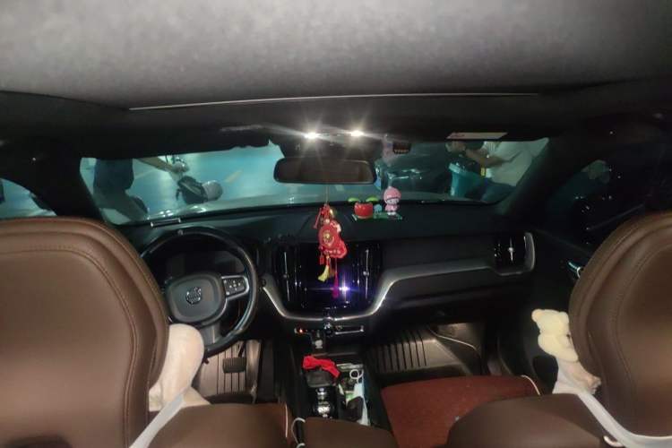 Used Volvo XC60 2021 T5 4x4 Smart Luxury Edition Headliner