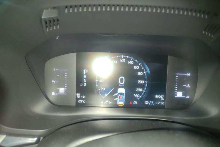 Used Volvo XC60 2021 T5 4x4 Smart Luxury Edition Instrument Cluster