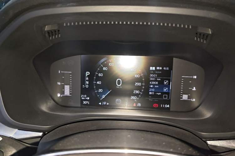 Used Volvo XC60 2021 T5 4x4 Smart Luxury Edition Instrument Cluster