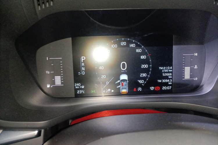 Used Volvo XC60 2021 T5 4x4 Smart Luxury Edition Instrument Cluster