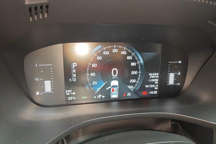 Used Volvo XC60 2021 T5 4x4 Smart Luxury Edition Instrument Cluster