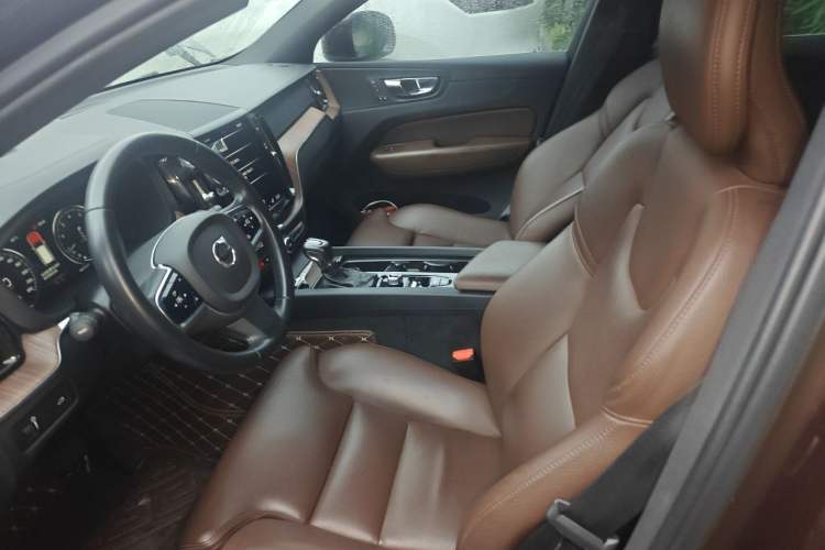 Used Volvo XC60 2021 T5 4x4 Smart Luxury Edition Left Front Seat
