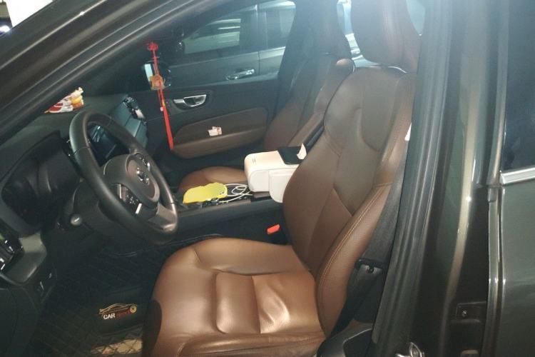 Used Volvo XC60 2021 T5 4x4 Smart Luxury Edition Left Front Seat