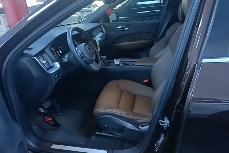 Used Volvo XC60 2021 T5 4x4 Smart Luxury Edition Left Front Seat