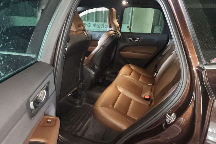 Used Volvo XC60 2021 T5 4x4 Smart Luxury Edition Left Rear Seat