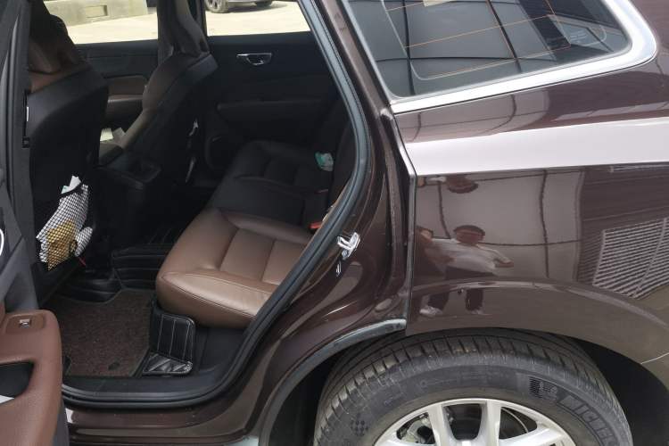 Used Volvo XC60 2021 T5 4x4 Zhiyi Sport Edition Left Rear Seat