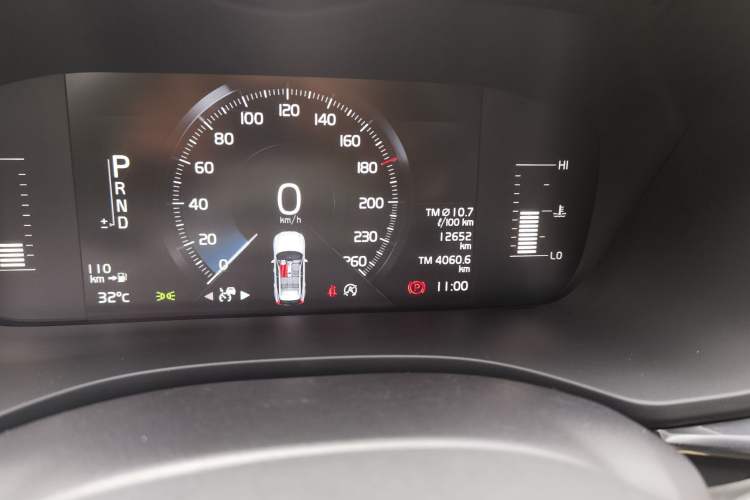 Used Volvo XC60 2021 T5 4x4 Zhiyi Sport Edition Odometer Close Up