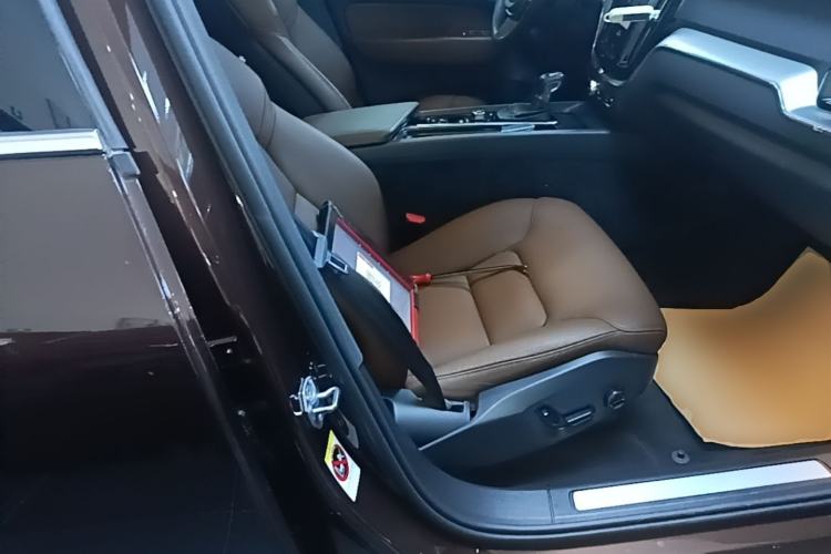 Used Volvo XC60 2021 T5 4x4 Smart Luxury Edition Right Front Seat