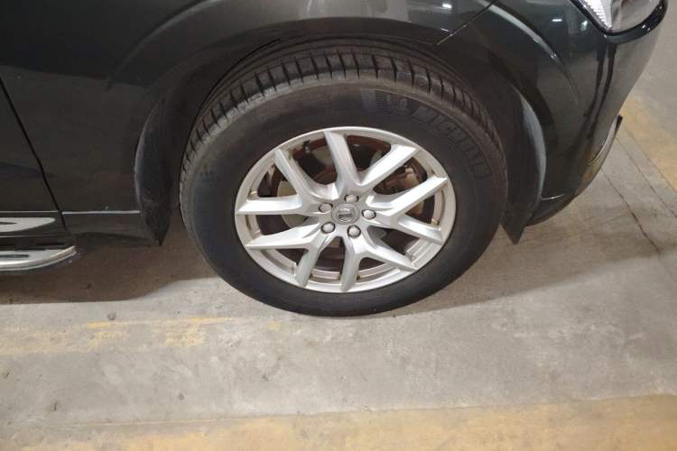 Used Volvo XC60 2021 T5 4x4 Smart Luxury Edition Right Front Wheel Hub