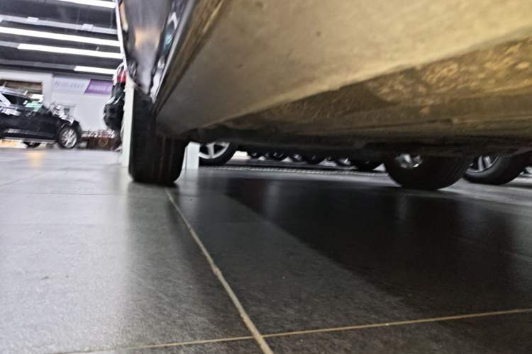 Used Volvo XC60 2021 T5 4x4 Smart Luxury Edition Right Side Sill