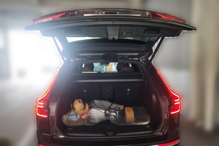 Used Volvo XC60 2021 T5 4x4 Smart Luxury Edition Trunk