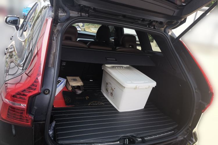 Used Volvo XC60 2021 T5 4x4 Zhiyi Sport Edition Trunk