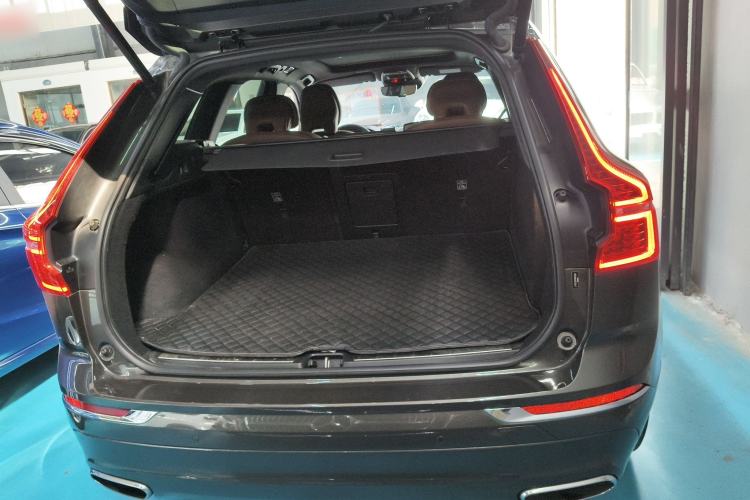 Used Volvo XC60 2021 T5 4x4 Smart Luxury Edition Trunk