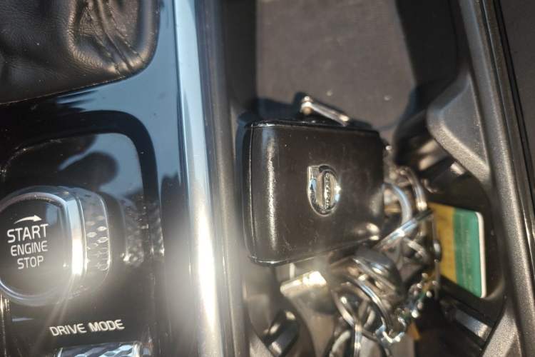 Used Volvo XC60 2021 T5 4x4 Smart Luxury Edition Vehicle Key