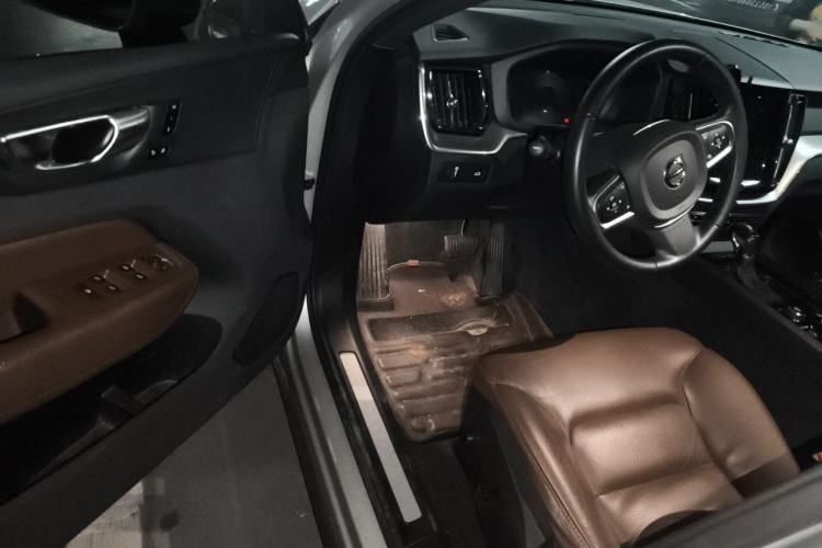 Used Volvo XC60 2021 T5 4x4 Smart Luxury Edition Driver Seat