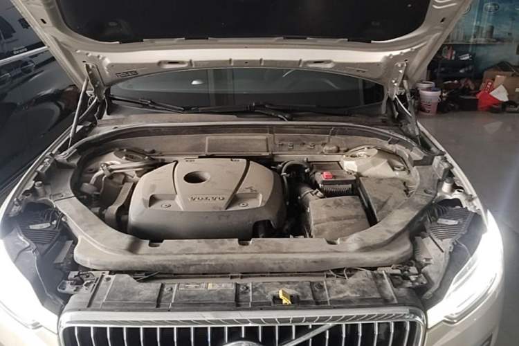 Used Volvo XC60 2021 T5 4x4 Smart Luxury Edition Engine Bay