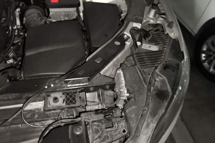 Used Volvo XC60 2021 T5 4x4 Smart Luxury Edition Engine Bay Left