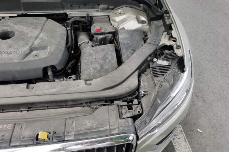 Used Volvo XC60 2021 T5 4x4 Smart Luxury Edition Engine Bay Left
