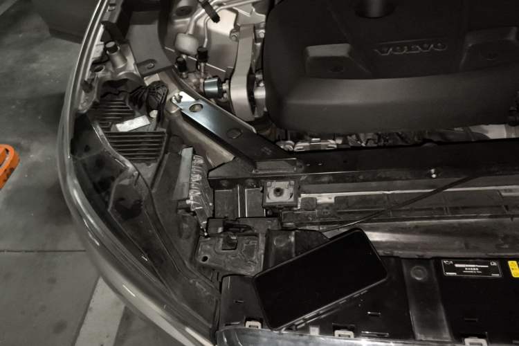Used Volvo XC60 2021 T5 4x4 Smart Luxury Edition Engine Bay Right