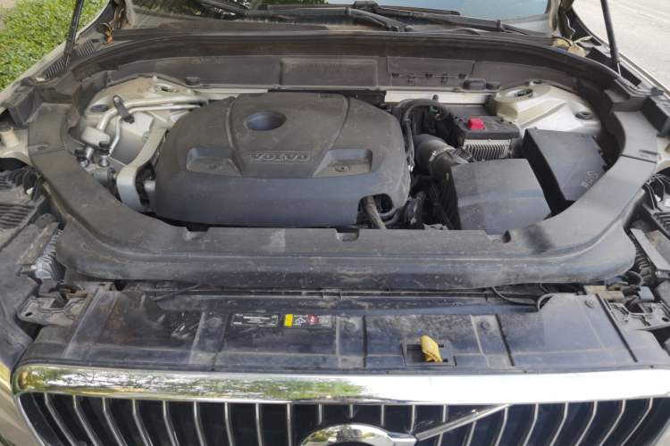 Used Volvo XC60 2021 T5 4x4 Smart Luxury Edition Engine Bay