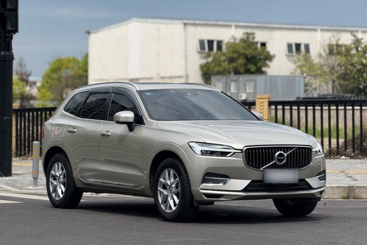 Used Volvo XC60 2021 T5 4x4 Smart Luxury Edition Exterior 1