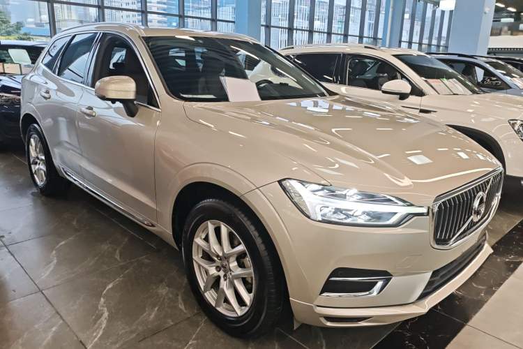 Used Volvo XC60 2021 T5 4x4 Smart Luxury Edition Exterior 1