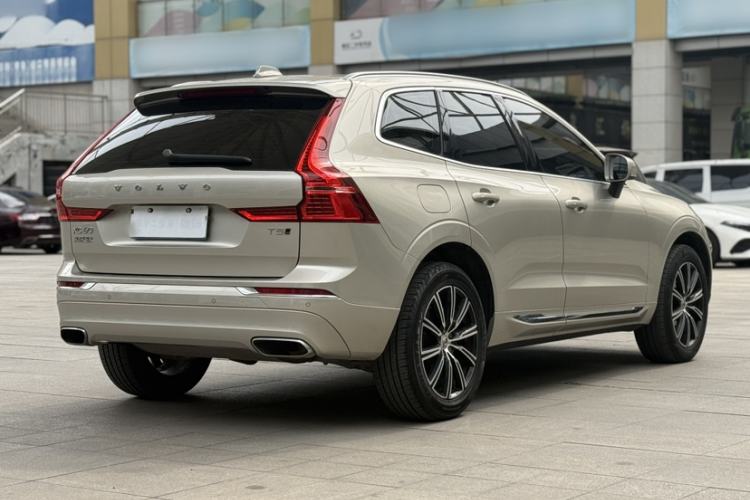 Used Volvo XC60 2021 T5 4x4 Smart Luxury Edition Exterior 2