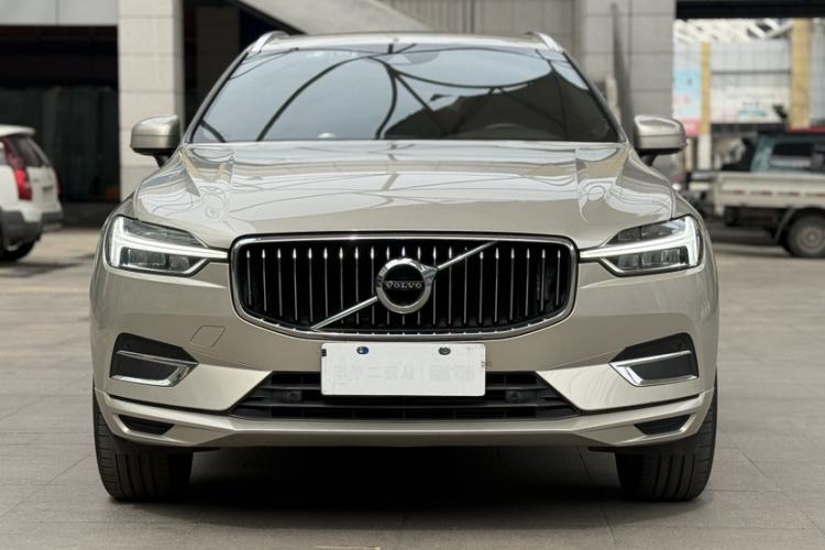Used Volvo XC60 2021 T5 4x4 Smart Luxury Edition Exterior 3