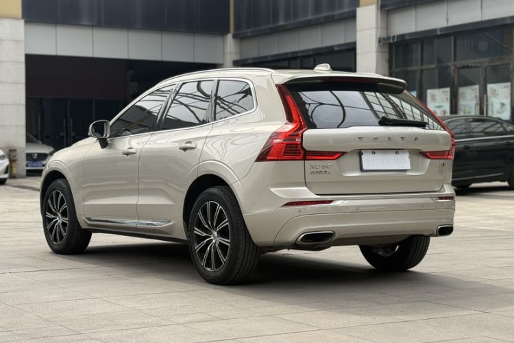 Used Volvo XC60 2021 T5 4x4 Smart Luxury Edition Exterior 4