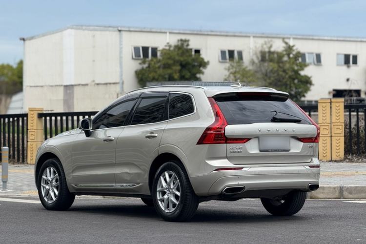 Used Volvo XC60 2021 T5 4x4 Smart Luxury Edition Exterior 8