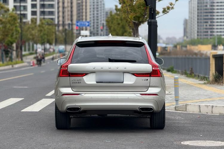 Used Volvo XC60 2021 T5 4x4 Smart Luxury Edition Exterior 9