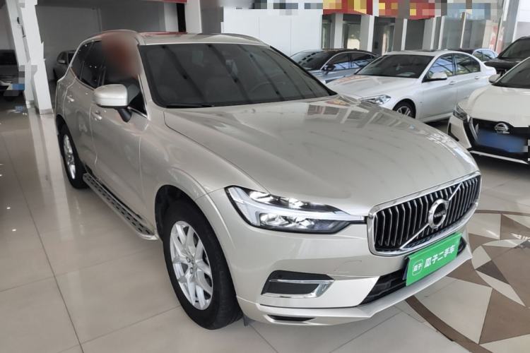 Used Volvo XC60 2021 T5 4x4 Smart Luxury Edition Front Right 45 Deg