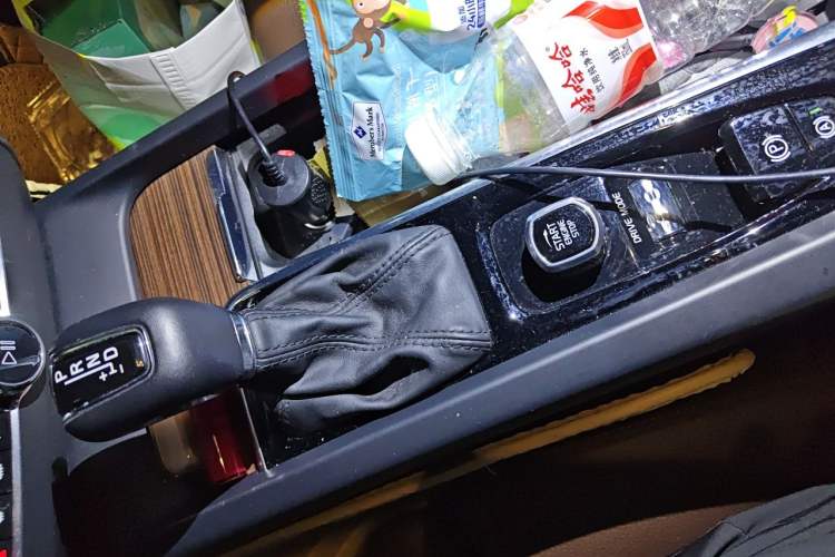 Used Volvo XC60 2021 T5 4x4 Smart Luxury Edition Gear Lever